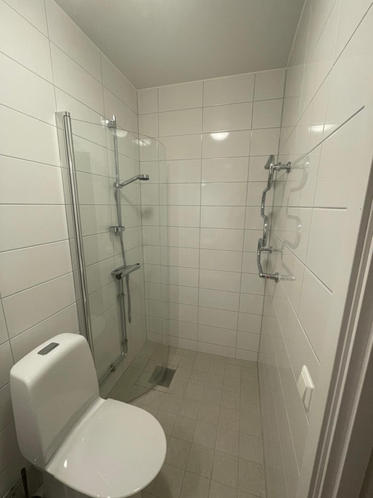 Newly Built Bright Apartment, Close To Everything If You Want To Visit Stockholm, You Will Find The Perfect Accommodation Here! Ferry Line 80 Makes It Very Convenient And Easy To Get To The City Center ناكا المظهر الخارجي الصورة
