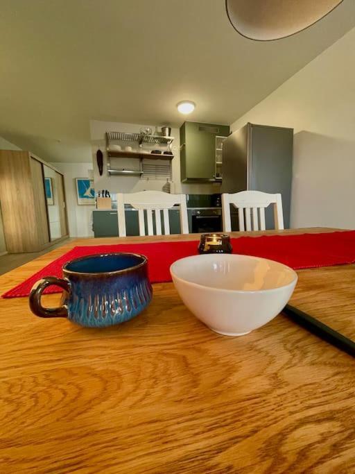 Newly Built Bright Apartment, Close To Everything If You Want To Visit Stockholm, You Will Find The Perfect Accommodation Here! Ferry Line 80 Makes It Very Convenient And Easy To Get To The City Center ناكا المظهر الخارجي الصورة