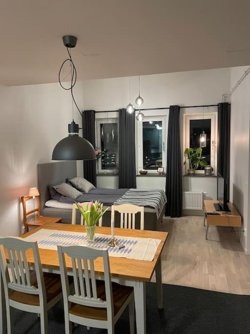 Newly Built Bright Apartment, Close To Everything If You Want To Visit Stockholm, You Will Find The Perfect Accommodation Here! Ferry Line 80 Makes It Very Convenient And Easy To Get To The City Center ناكا المظهر الخارجي الصورة