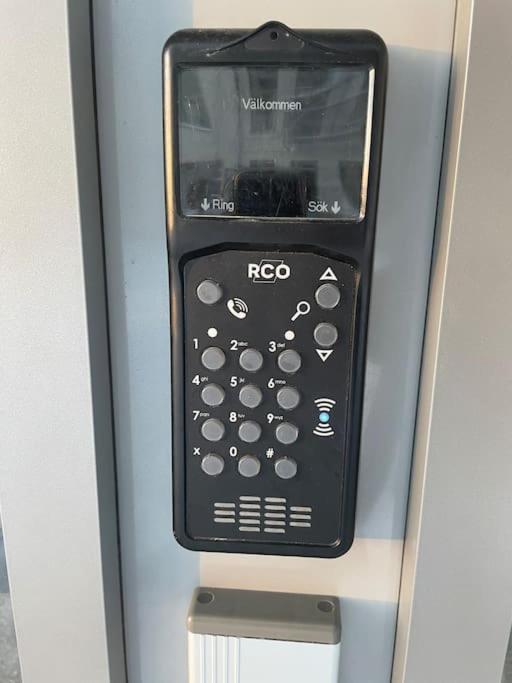 Newly Built Bright Apartment, Close To Everything If You Want To Visit Stockholm, You Will Find The Perfect Accommodation Here! Ferry Line 80 Makes It Very Convenient And Easy To Get To The City Center ناكا المظهر الخارجي الصورة