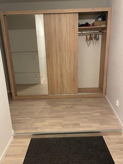 Newly Built Bright Apartment, Close To Everything If You Want To Visit Stockholm, You Will Find The Perfect Accommodation Here! Ferry Line 80 Makes It Very Convenient And Easy To Get To The City Center ناكا المظهر الخارجي الصورة