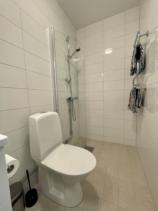 Newly Built Bright Apartment, Close To Everything If You Want To Visit Stockholm, You Will Find The Perfect Accommodation Here! Ferry Line 80 Makes It Very Convenient And Easy To Get To The City Center ناكا المظهر الخارجي الصورة