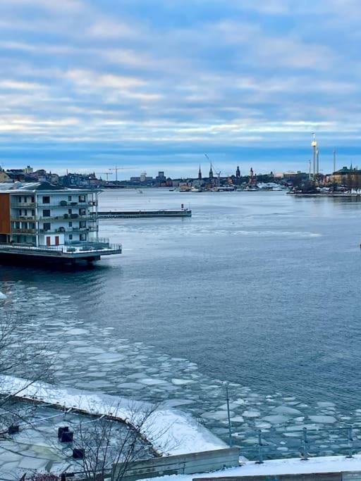 Newly Built Bright Apartment, Close To Everything If You Want To Visit Stockholm, You Will Find The Perfect Accommodation Here! Ferry Line 80 Makes It Very Convenient And Easy To Get To The City Center ناكا المظهر الخارجي الصورة