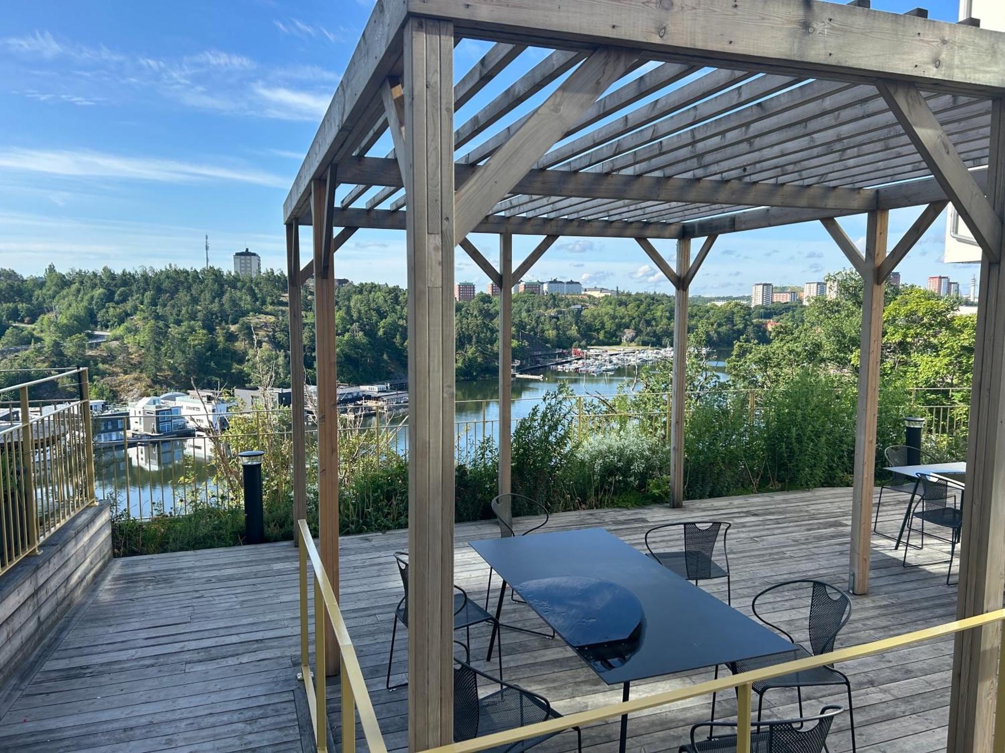 Newly Built Bright Apartment, Close To Everything If You Want To Visit Stockholm, You Will Find The Perfect Accommodation Here! Ferry Line 80 Makes It Very Convenient And Easy To Get To The City Center ناكا المظهر الخارجي الصورة